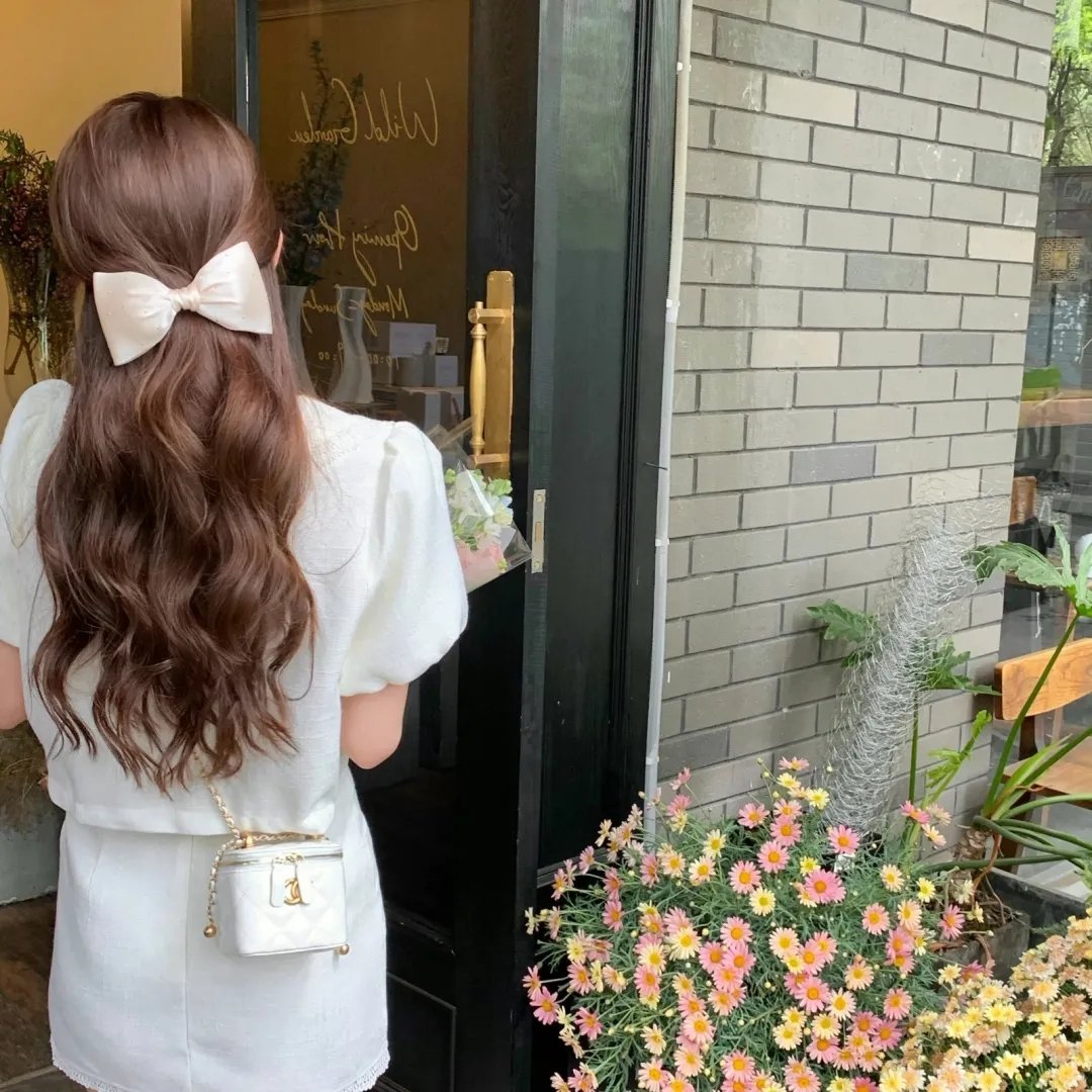以泥为妆